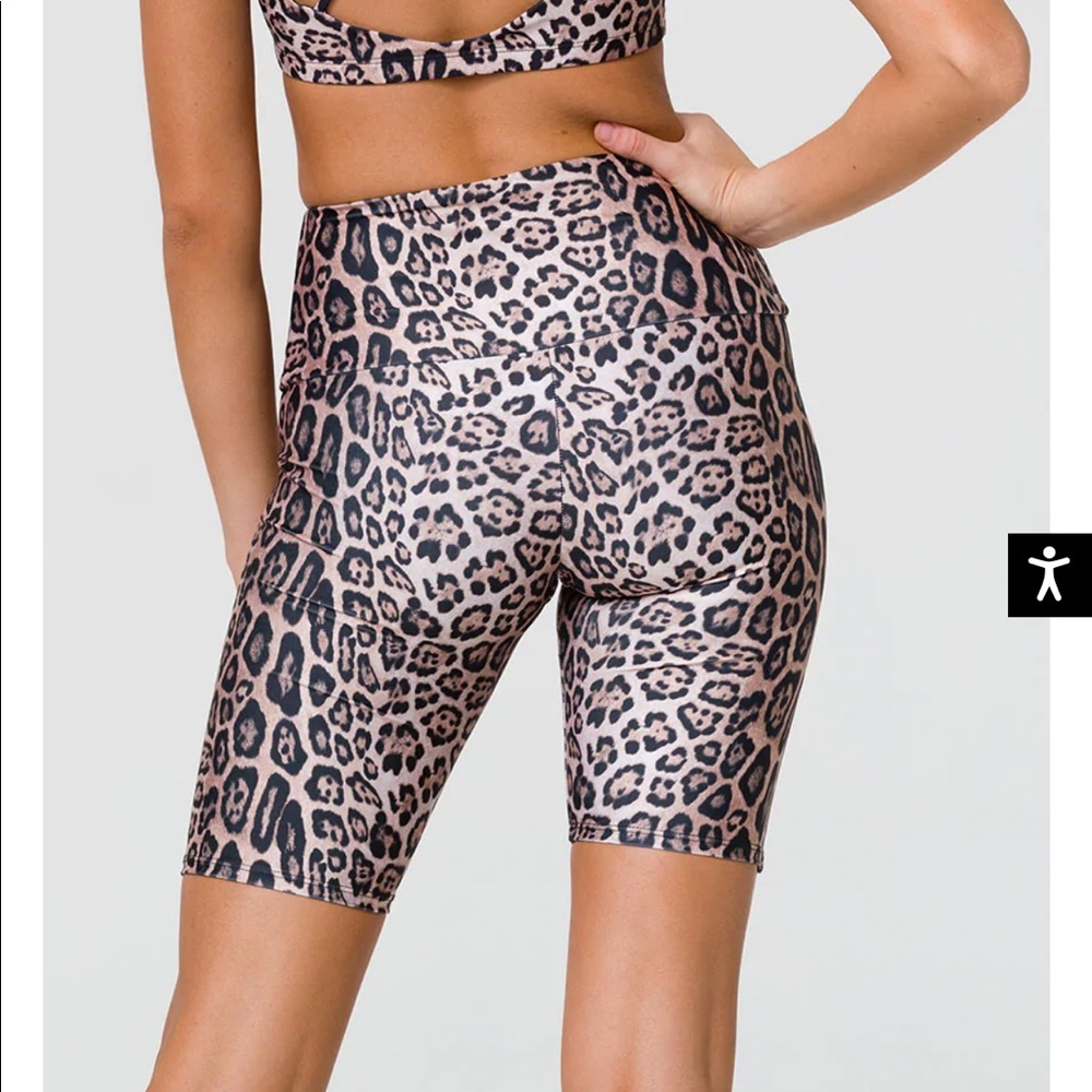 Onzie leopard bike shorts - Picture 7 of 13